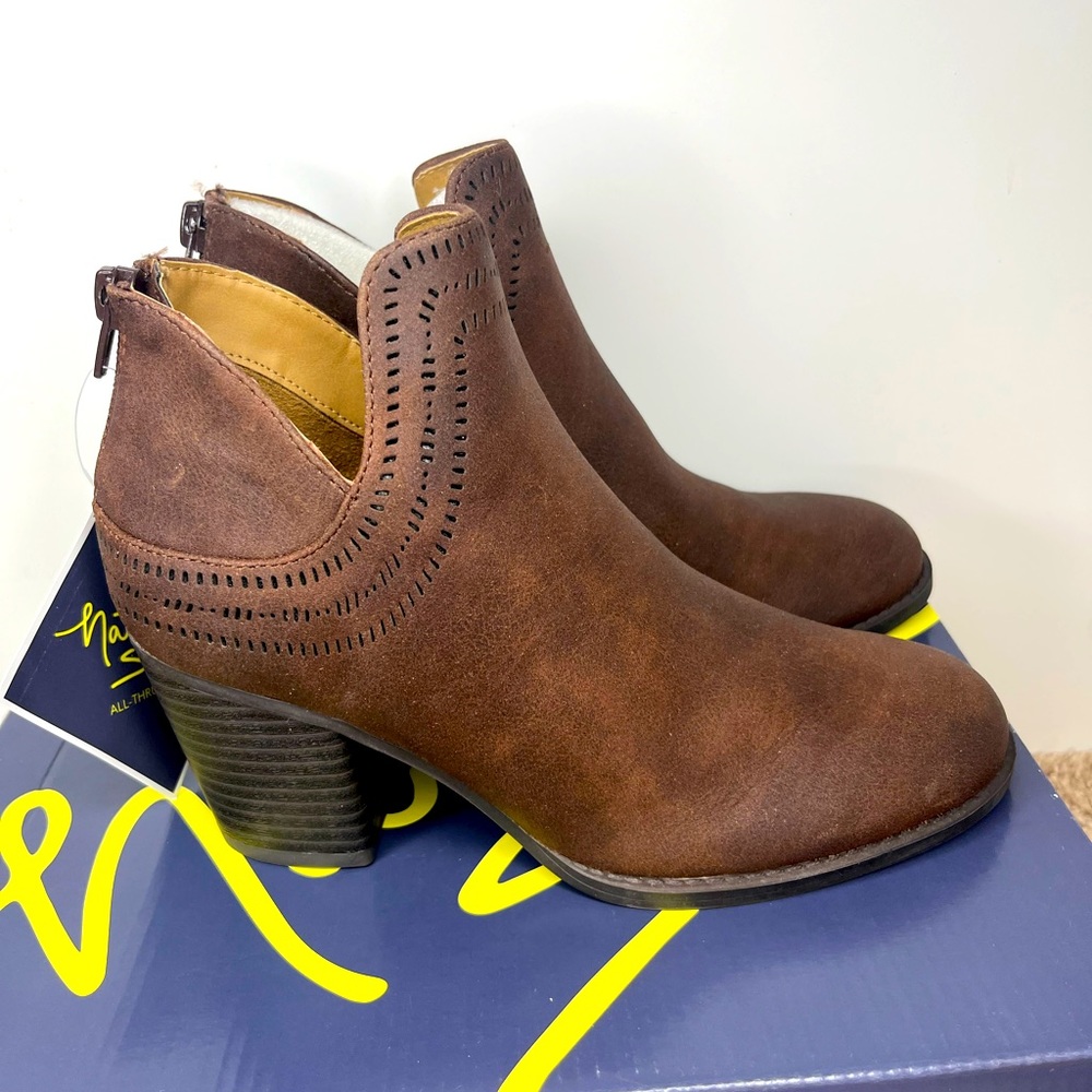 NWT Natural Soul Brown Boots